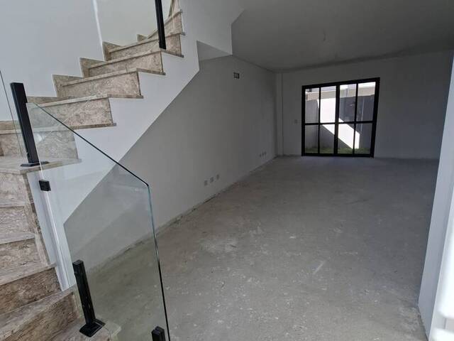 Sobrado para Venda em Curitiba - 4